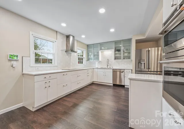 Photo 3 of Townhouse for sale at 8308 Knights Brg Rd, Charlotte, NC 28210 | MLS# 4407815 | Listing updated on 2026-07-26
