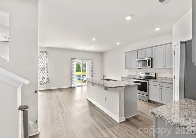 Photo 4 of Single family home for sale at 1000 Sennema Cir, Myrtle Beach, SC 29588 | MLS# 4407826 | Listing updated on 2026-10-22