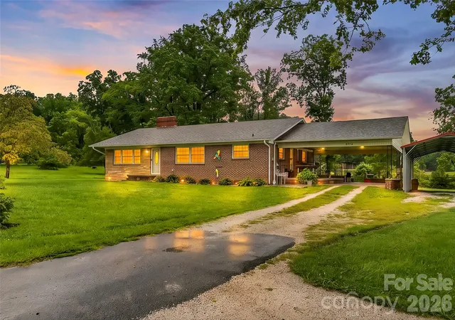 Photo 1 of Single family home for sale at 8647 Us 221 Hwy N, Marion, NC 28752 | MLS# 4407828 | Listing updated on 2026-08-25