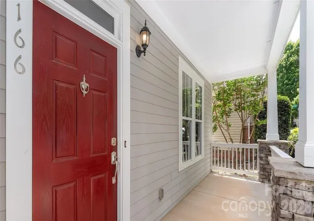 Photo 2 of Single family home for sale at 166 Water Oak Dr, Mooresville, NC 28117 | MLS# 4407840 | Listing updated on 2026-08-01