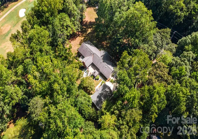 Photo 2 of Sale Pending at 600 Fairway Dr, Fort Mill, SC 29715 | MLS# 4407842 | Listing updated on 2026-10-03
