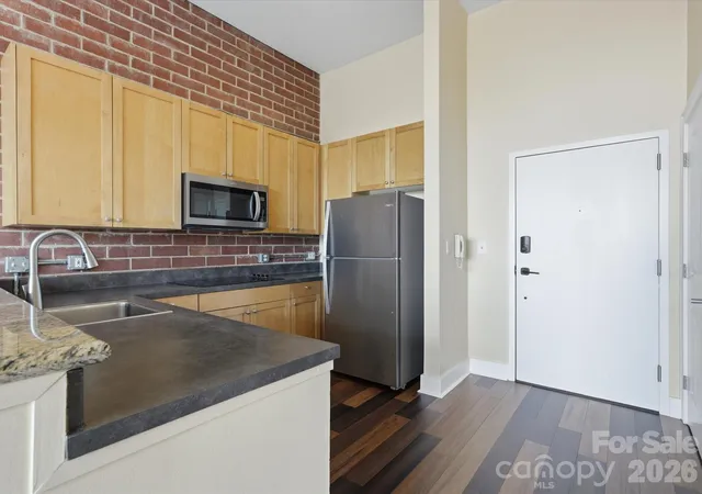 Photo 4 of Condo for sale at 710 W Trade St #703, Charlotte, NC 28202 | MLS# 4407844 | Listing updated on 2026-08-31