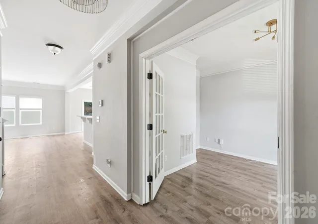 Photo 4 of Single family home for sale at 5011 Elementary View Dr, Charlotte, NC 28269 | MLS# 4407861 | Listing updated on 2026-08-25