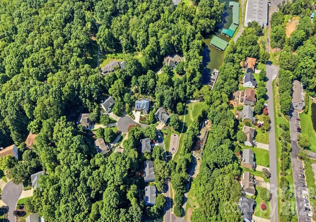 Photo 3 of Single family home for sale at 13901 Kings Carriage Ln, Charlotte, NC 28278 | MLS# 4407862 | Listing updated on 2026-08-08