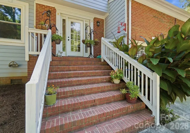 Photo 3 of Single family home for sale at 13901 Kings Carriage Ln, Charlotte, NC 28278 | MLS# 4407862 | Listing updated on 2026-09-30