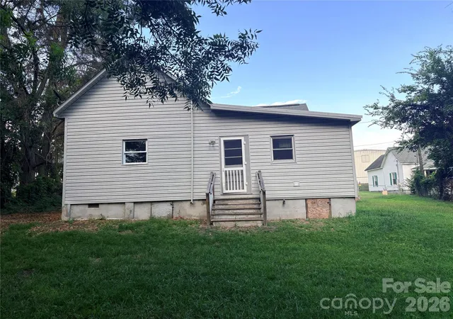 Photo 12 of Single family home for sale at 102 York St, Clover, SC 29710 | MLS# 4407867 | Listing updated on 2026-07-26