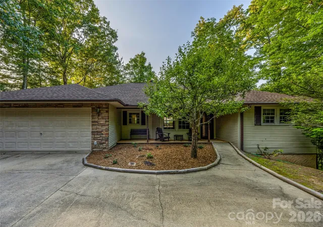 Photo 1 of Single family home for sale at 20 Adohi Ct, Brevard, NC 28712 | MLS# 4407871 | Listing updated on 2026-08-31