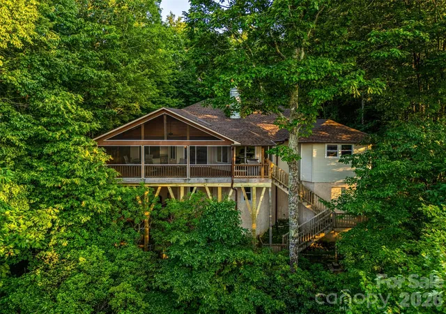 Photo 4 of Single family home for sale at 20 Adohi Ct, Brevard, NC 28712 | MLS# 4407871 | Listing updated on 2026-08-31