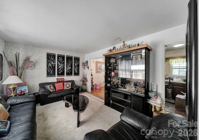 Photo 3 of Single family home for sale at 6010 Red Carriage Ln, Charlotte, NC 28212 | MLS# 4407873 | Listing updated on 2026-09-02