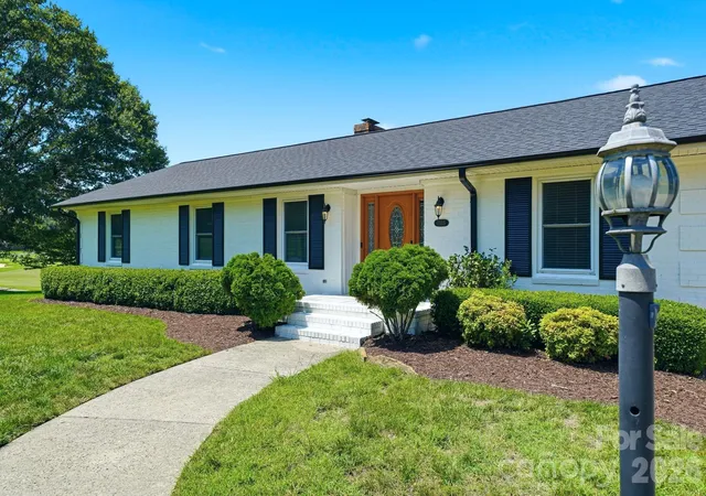 2nd image of 1335 Stoneyridge Dr, Charlotte, NC 28214 | MLS# 4407877