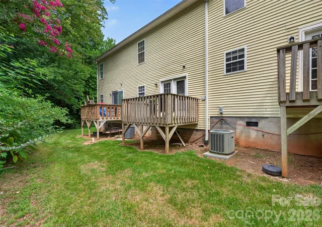 Photo 4 of Townhouse for sale at 1057 19th Street NE, Hickory, NC 28601 | MLS# 4407886 | Listing updated on 2026-08-22