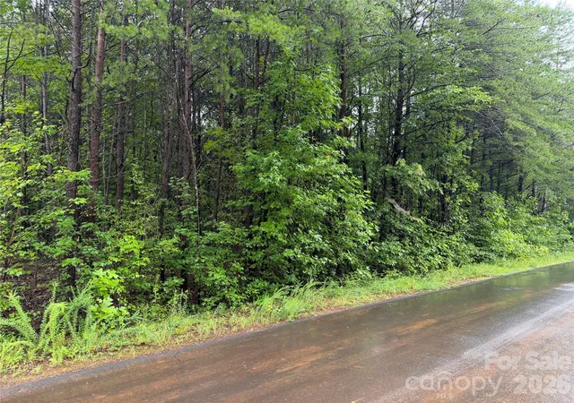 Photo 1 of Sale Pending at 146 Silhouette Ln, Statesville, NC 28625 | MLS# 4407888 | Listing updated on 2026-09-02