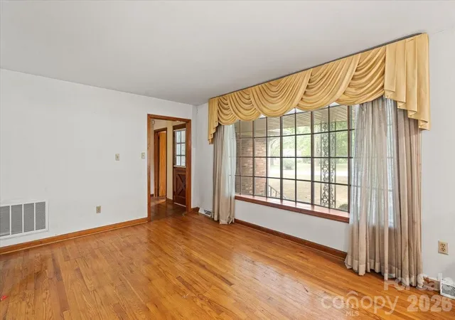 Photo 3 of Single family home for sale at 816 Clinton Ave, Lancaster, SC 29720 | MLS# 4407967 | Listing updated on 2026-08-19
