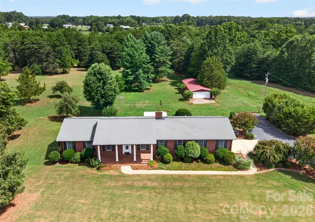 Photo 3 of Single family home for sale at 3040 E Maiden Rd, Maiden, NC 28650 | MLS# 4407975 | Listing updated on 2026-09-19