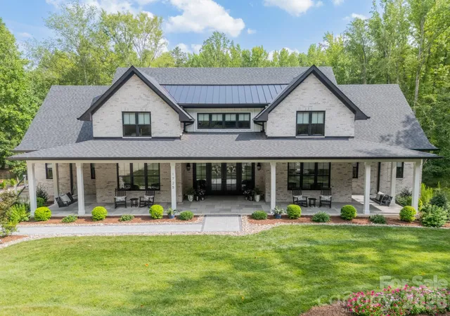 2nd image of 1725 Turtlewood Dr, Waxhaw, NC 28173 | MLS# 4407986