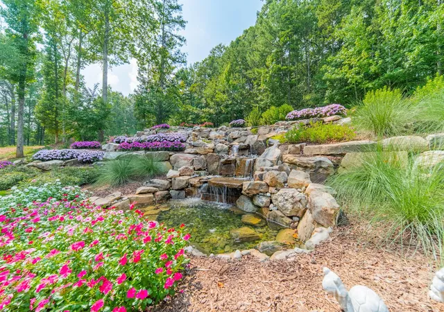 Photo 2 of Single family home for sale at 1725 Turtlewood Dr, Waxhaw, NC 28173 | MLS# 4407986 | Listing updated on 2026-10-01