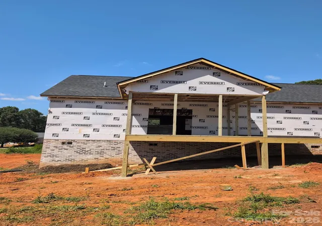 Photo 2 of Single family home for sale at 2555 Polo Ln, Maiden, NC 28650 | MLS# 4407994 | Listing updated on 2026-09-08
