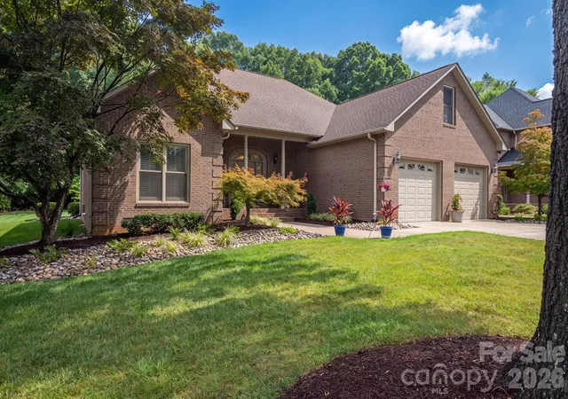 1st image of 725 Hanna Woods Dr, Cramerton, NC 28032 | MLS# 4407997