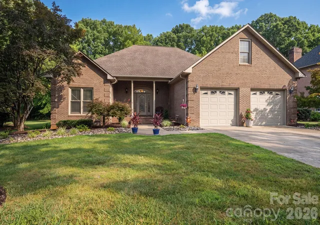 2nd image of 725 Hanna Woods Dr, Cramerton, NC 28032 | MLS# 4407997