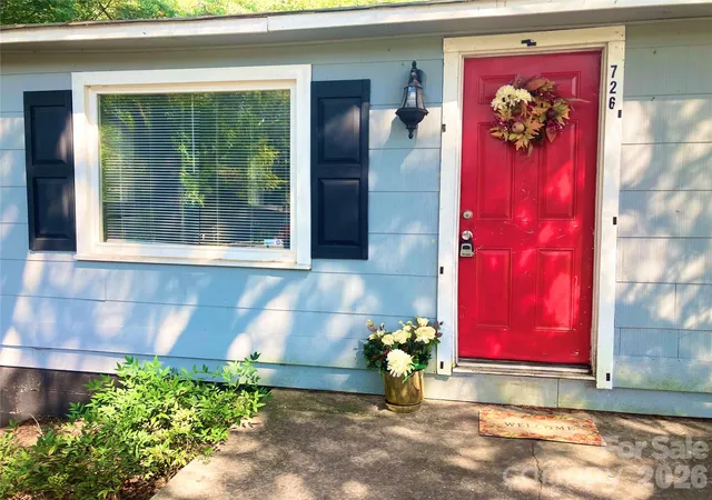 Photo 3 of Single family home for sale at 726 Grace St, Salisbury, NC 28144 | MLS# 4408000 | Listing updated on 2026-10-05