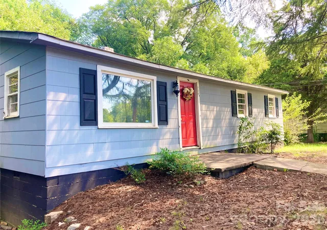 Photo 1 of Single family home for sale at 726 Grace St, Salisbury, NC 28144 | MLS# 4408000 | Listing updated on 2026-10-05