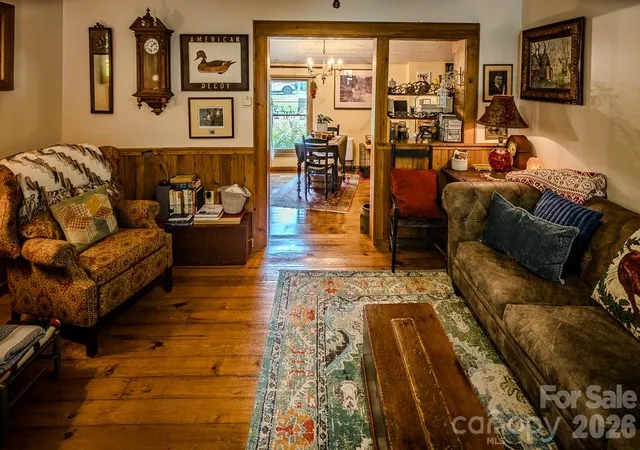 Photo 5 of Single family home for sale at 5950 N US 19e Hwy, Newland, NC 28657 | MLS# 4408007 | Listing updated on 2026-08-31
