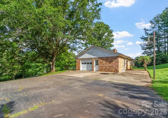 3rd image of 235 Rolling Ridge Loop, Burnsville, NC 28714 | MLS# 4408008