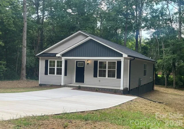 Photo 3 of Sale Pending at 411 Woodhaven St, China Grove, NC 28023 | MLS# 4408017 | Listing updated on 2026-08-19