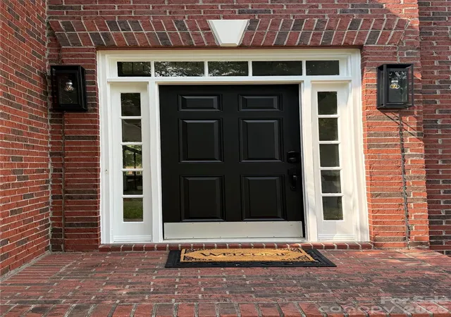Photo 2 of Single family home for sale at 2421 Arden Gate Ln, Charlotte, NC 28262 | MLS# 4408032 | Listing updated on 2026-09-06