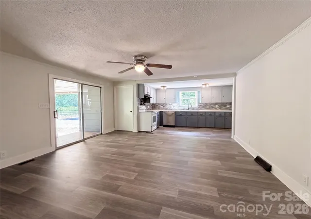 2nd image of 164 E Waterlynn Rd, Mooresville, NC 28117 | MLS# 4408033