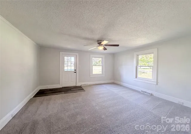 Photo 3 of Single family home for sale at 164 E Waterlynn Rd, Mooresville, NC 28117 | MLS# 4408033 | Listing updated on 2026-08-20