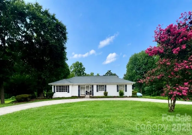 Photo 1 of Single family home for sale at 436 E Club Dr, Gastonia, NC 28054 | MLS# 4408035 | Listing updated on 2026-08-28