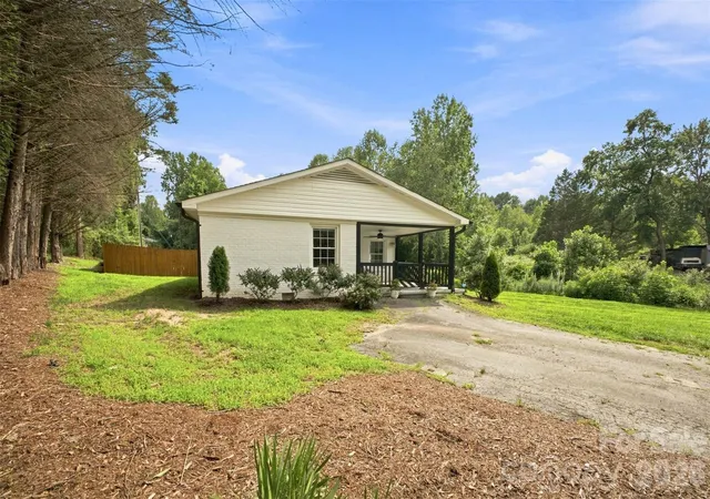 Photo 3 of Single family home for sale at 4879 Joe Powell Rd, Morganton, NC 28655 | MLS# 4408038 | Listing updated on 2026-09-15