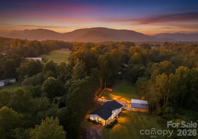 Photo 3 of Single family home for sale at 4879 Joe Powell Rd, Morganton, NC 28655 | MLS# 4408038 | Listing updated on 2026-10-06