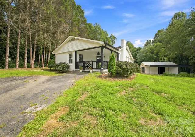 Photo 3 of Single family home for sale at 4879 Joe Powell Rd, Morganton, NC 28655 | MLS# 4408038 | Listing updated on 2026-09-15