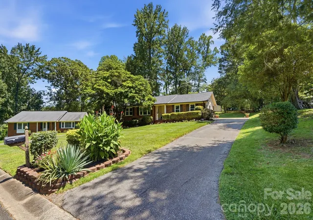 Photo 2 of Single family home for sale at 4200 Cerise Dr, Charlotte, NC 28269 | MLS# 4408042 | Listing updated on 2026-08-13