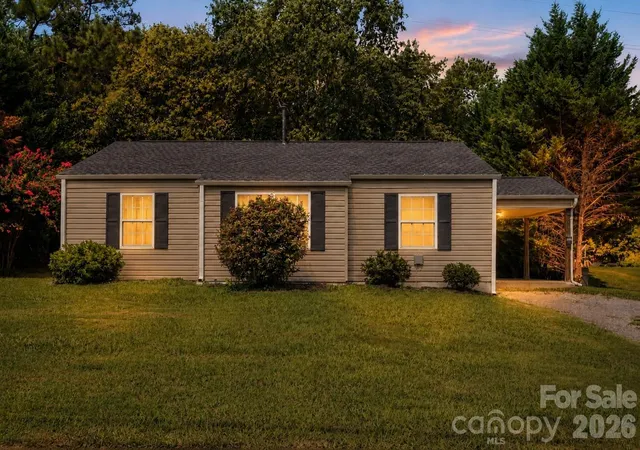 Photo 1 of Single family home for sale at 1037 Cherokee Ave, Rock Hill, SC 29732 | MLS# 4408050 | Listing updated on 2026-08-01