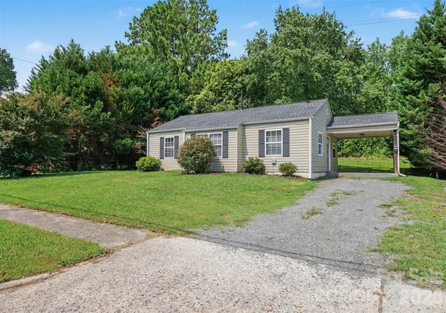 Photo 2 of Single family home for sale at 1037 Cherokee Ave, Rock Hill, SC 29732 | MLS# 4408050 | Listing updated on 2026-09-18