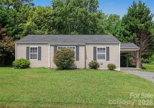 Photo 3 of Single family home for sale at 1037 Cherokee Ave, Rock Hill, SC 29732 | MLS# 4408050 | Listing updated on 2026-09-18