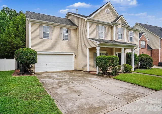 Photo 3 of Single family home for sale at 12616 Coral Sunrise Dr, Huntersville, NC 28078 | MLS# 4408052 | Listing updated on 2026-10-06