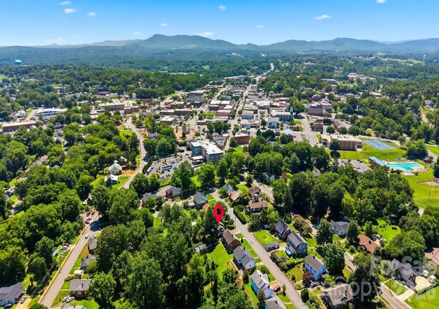 33rd image of 104 Jefferson St, Morganton, NC 28655 | MLS# 4408057