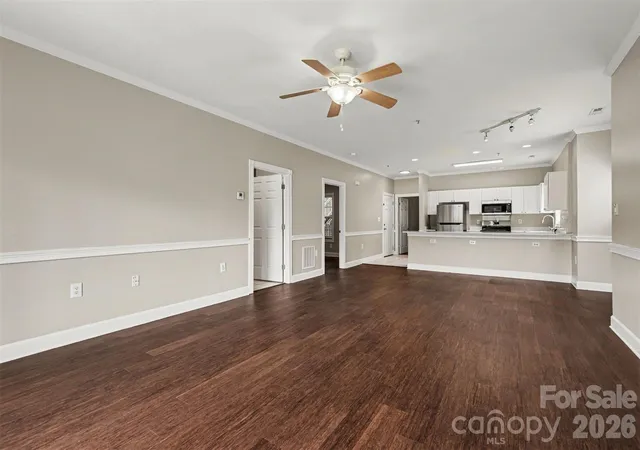 Listing Photo 5 - Condo for sale in building located at 9041 Mdw Vis Rd, Charlotte, NC 28213