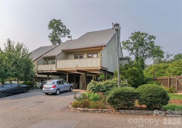 1st image of 30 Maple Ridge Ln, Asheville, NC 28806 | MLS# 4408077