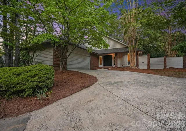 2nd image of 6301 Saddlebrook Ct, Charlotte, NC 28226 | MLS# 4408087