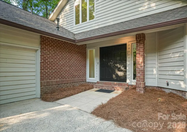 3rd image of 6301 Saddlebrook Ct, Charlotte, NC 28226 | MLS# 4408087
