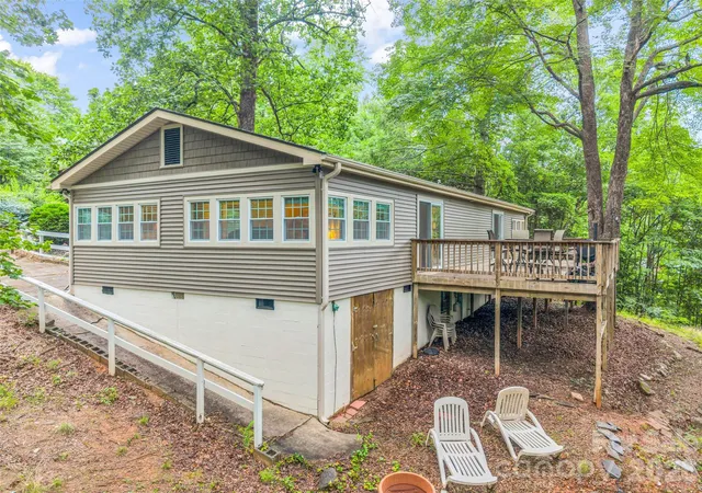 Photo 4 of Single family home for sale at 297 Chimney Cliffs Dr, Lake Lure, NC 28746 | MLS# 4408093 | Listing updated on 2026-09-08
