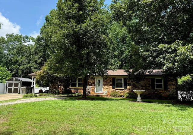 Photo 1 of Single family home for sale at 4620 Maplecrest Dr, Gastonia, NC 28056 | MLS# 4408097 | Listing updated on 2026-07-28