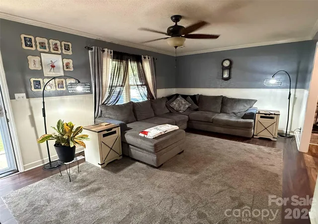 Photo 3 of Single family home for sale at 4620 Maplecrest Dr, Gastonia, NC 28056 | MLS# 4408097 | Listing updated on 2026-07-28