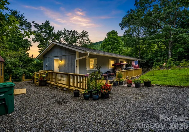 2nd image of 16 Starlight Dr, Black Mountain, NC 28711 | MLS# 4408107