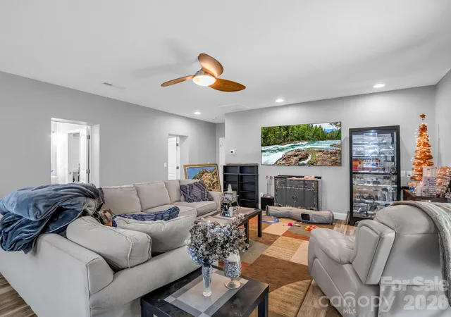 Photo 4 of Single family home for sale at 16 Starlight Dr, Black Mountain, NC 28711 | MLS# 4408107 | Listing updated on 2026-09-05